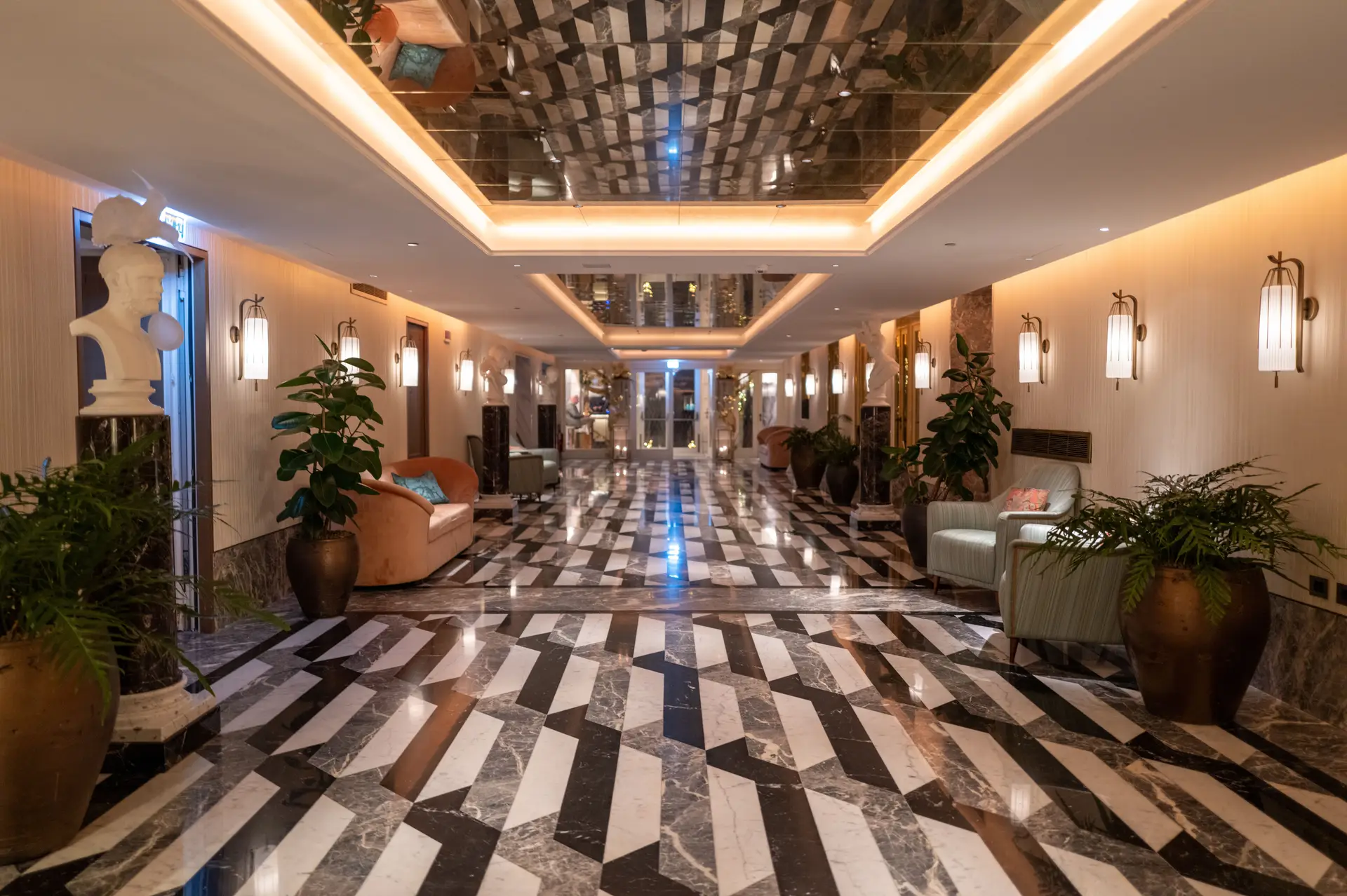 Luxuriöse Hotellobby AlderStoneventures
