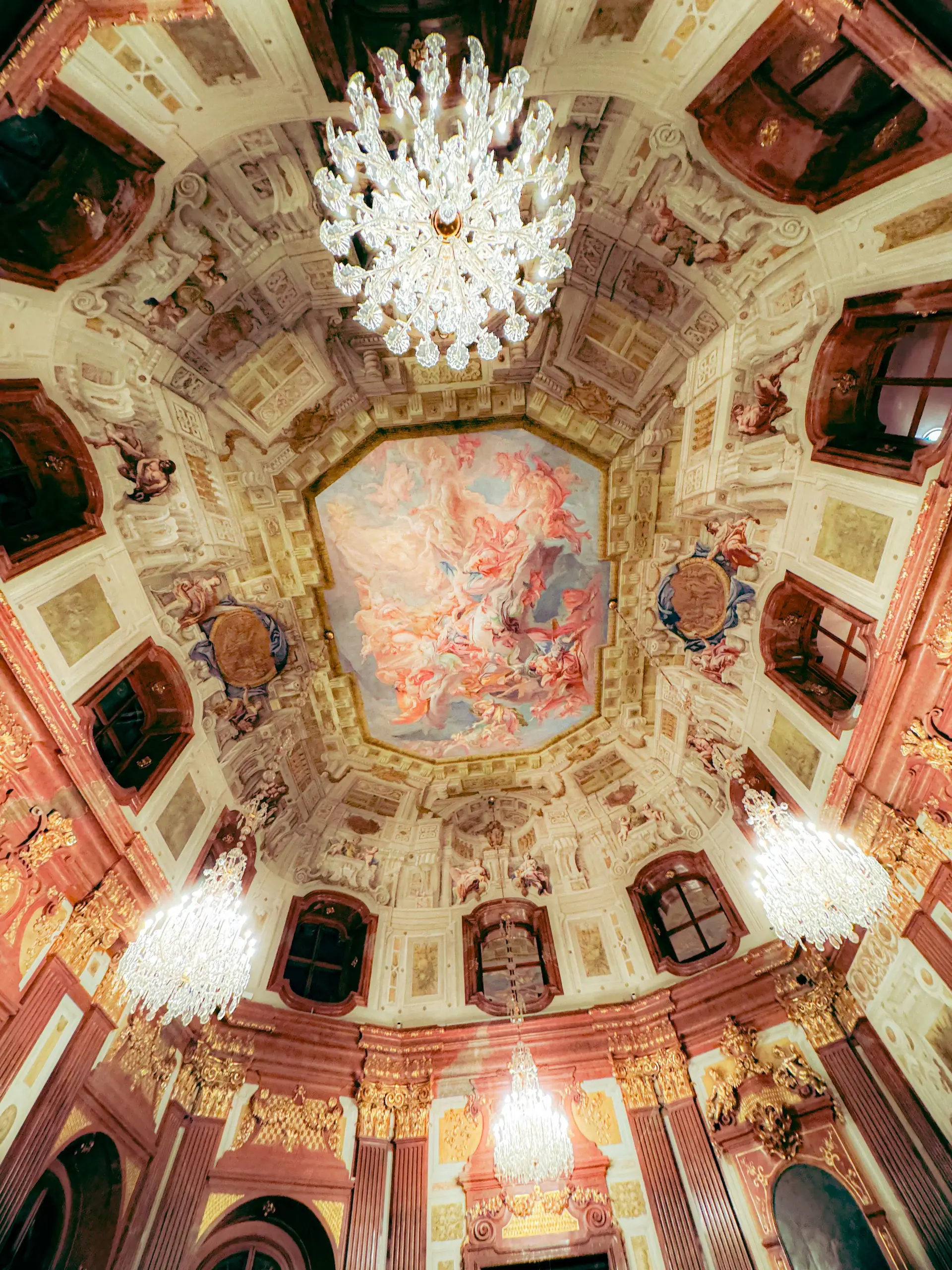 Prunkvoller Saal